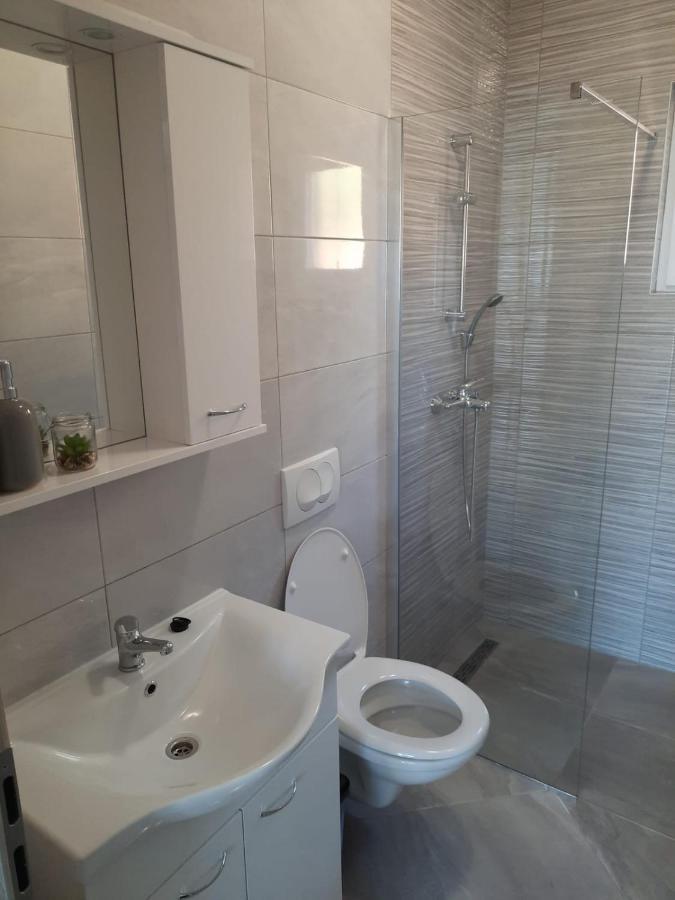 Apartmani Antea Starigrad Paklenica Buitenkant foto
