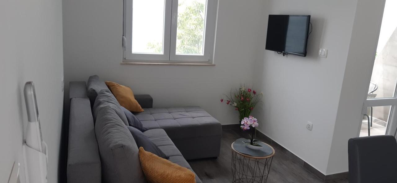 Apartmani Antea Starigrad Paklenica Buitenkant foto